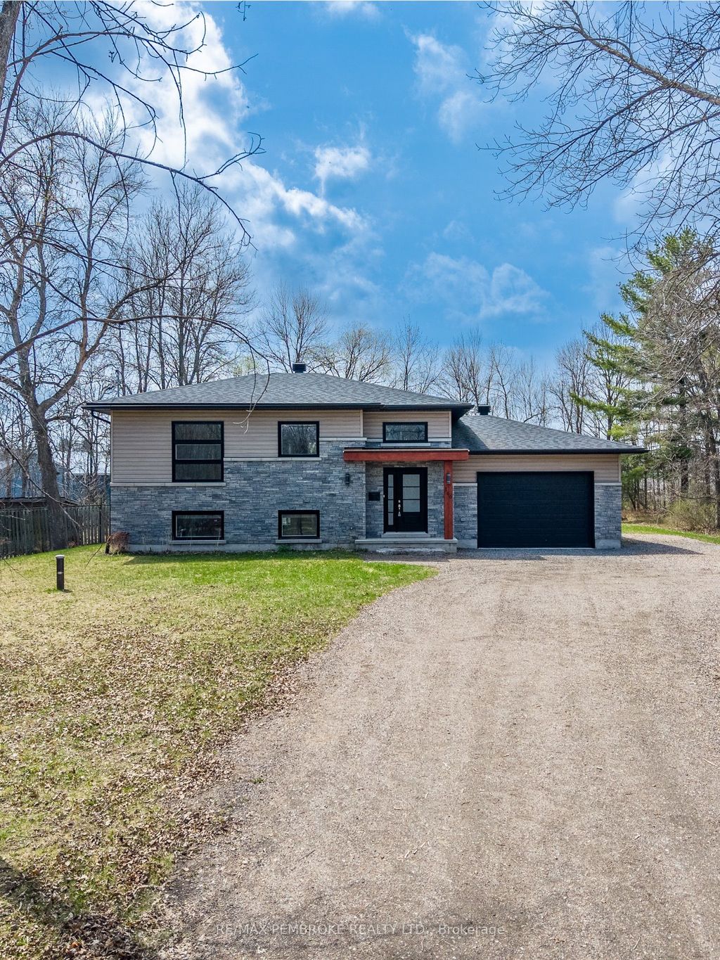 Photo of 166 Golf Course Road, Laurentian Valley, ON K8A 7B1 (MLS # X13093320)