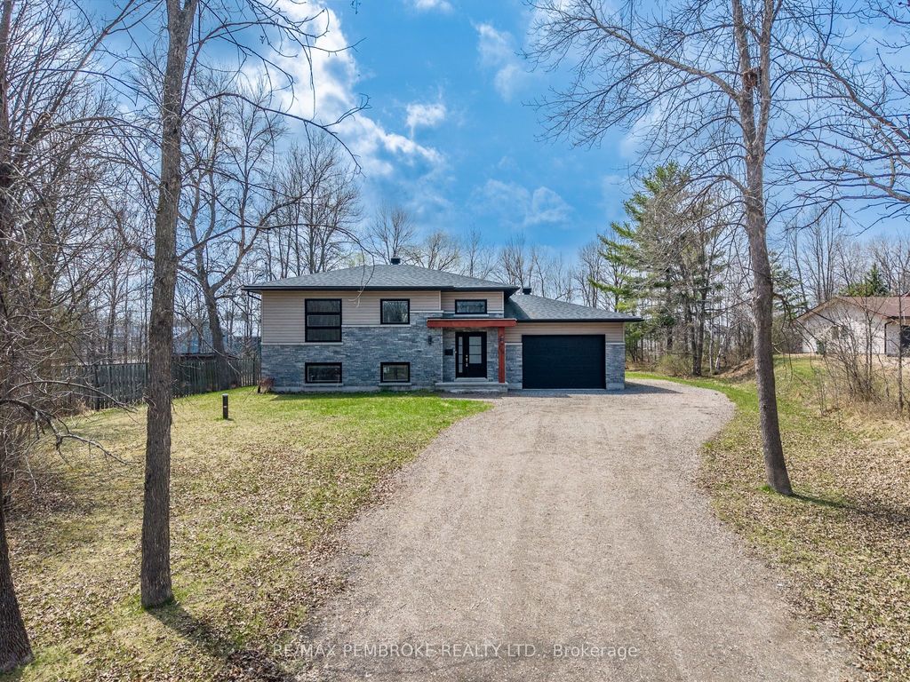 Photo of 166 Golf Course Road, Laurentian Valley, ON K8A 7B1 (MLS # X13093320)