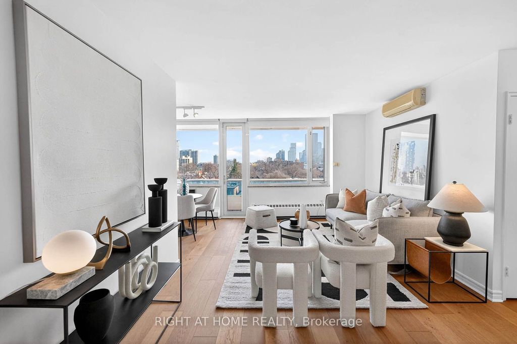 Photo of 74 Spadina Road #701, Toronto, ON M5R 2T5 (MLS # C12870750)