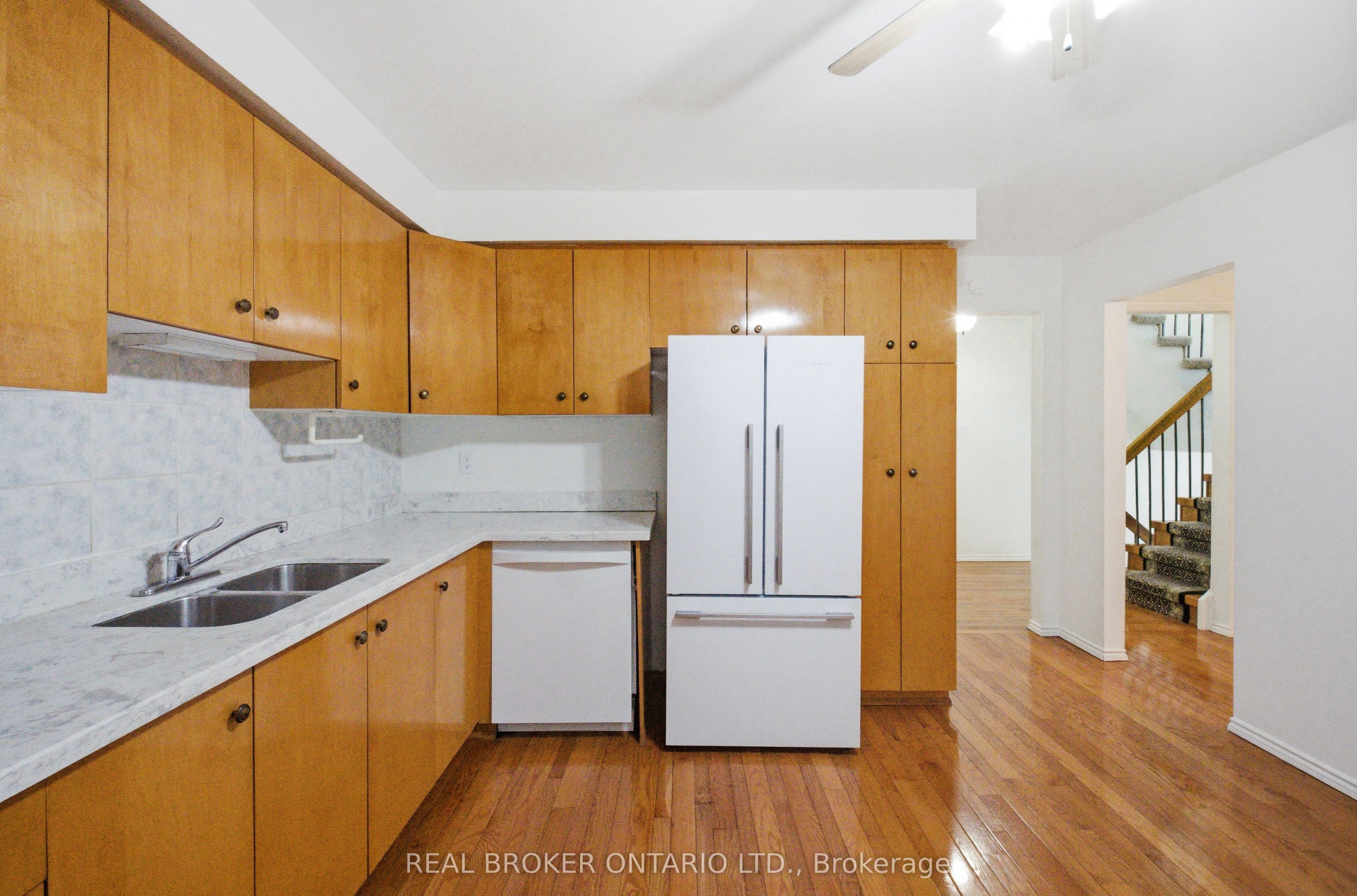 4114 Trapper Crescent