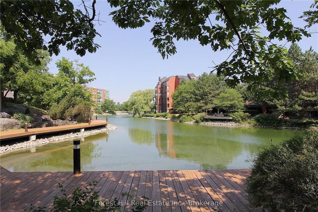 Photo of 55 Blue Springs Drive #402, Waterloo, ON N2J 4T3 (MLS # X13028086)