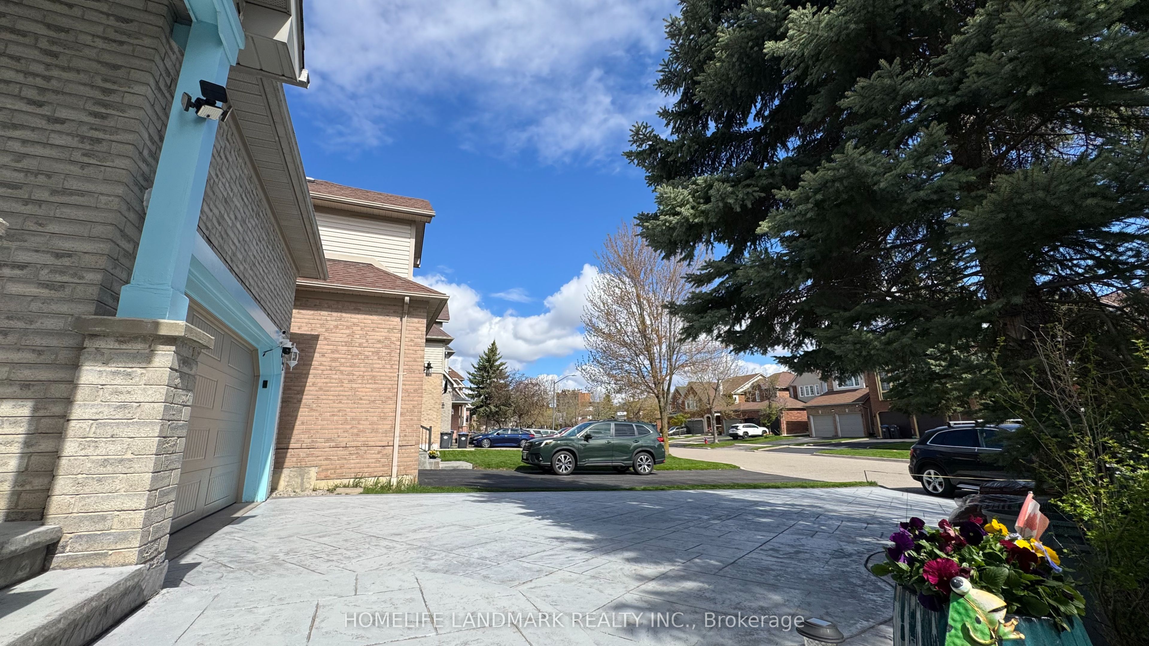 5812 Dalebrook Crescent
