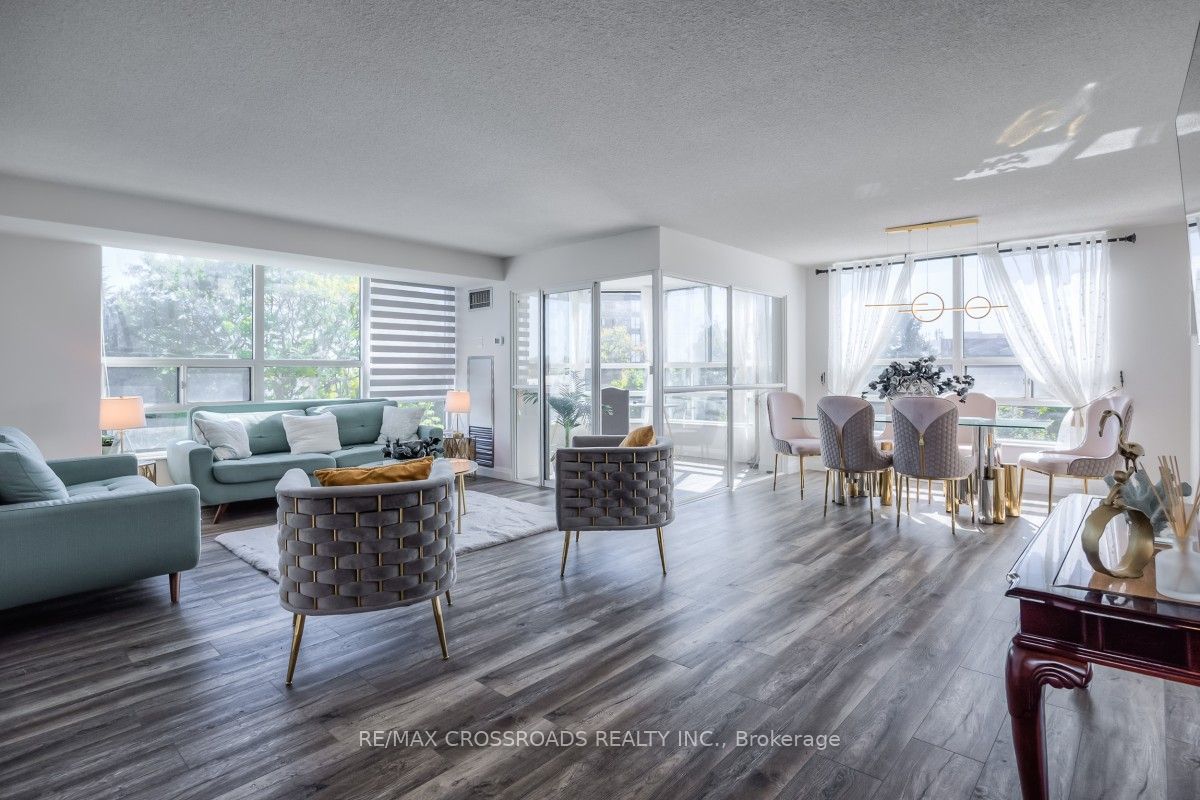 7825 Bayview Avenue 304