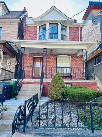 382 Roxton Road