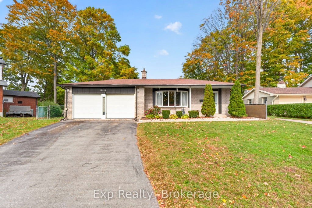Photo of 20 Westmount Court, Quinte West, ON K8V 5T8 (MLS # X13886290)