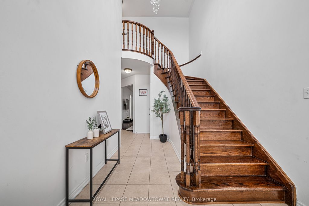 Photo of 15 New Hampshire Court, Brampton, ON L6S 0B9 (MLS # W12787010)