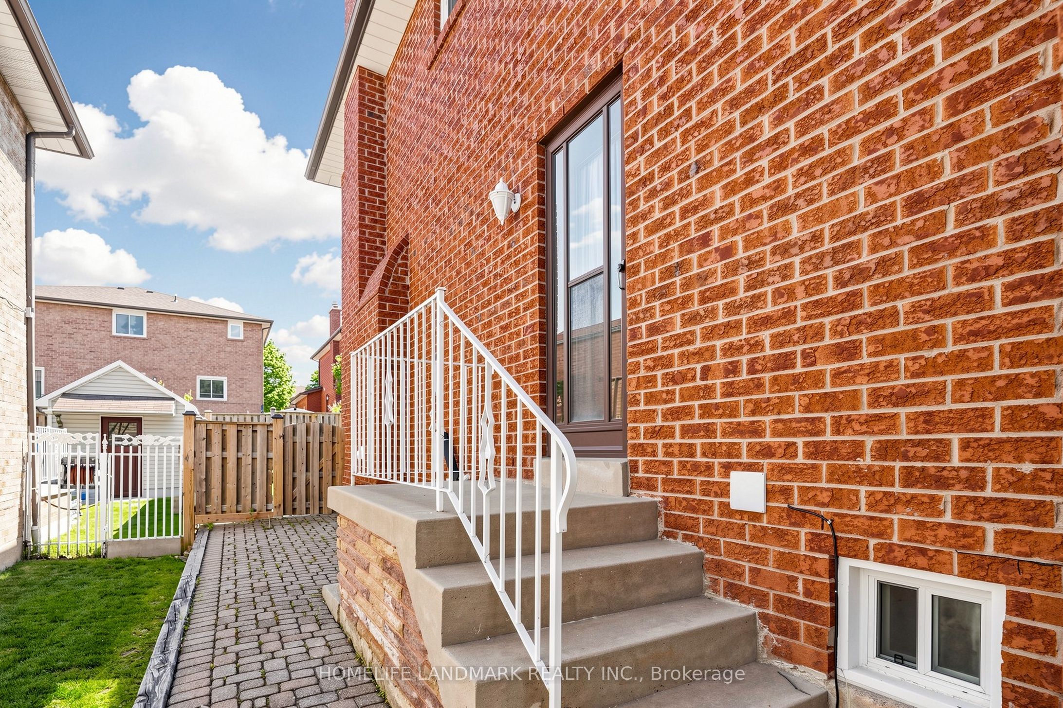 33 Dundee Crescent