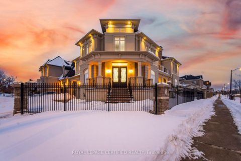 100 Virtue Crescent Vaughan ON L4H 4C3