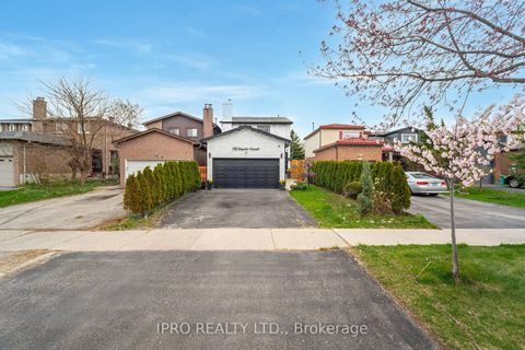 738 Greycedar Crescent Mississauga ON L4W 3J8