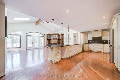 20 Blackforest Drive Richmond Hill ON L4E 2P5