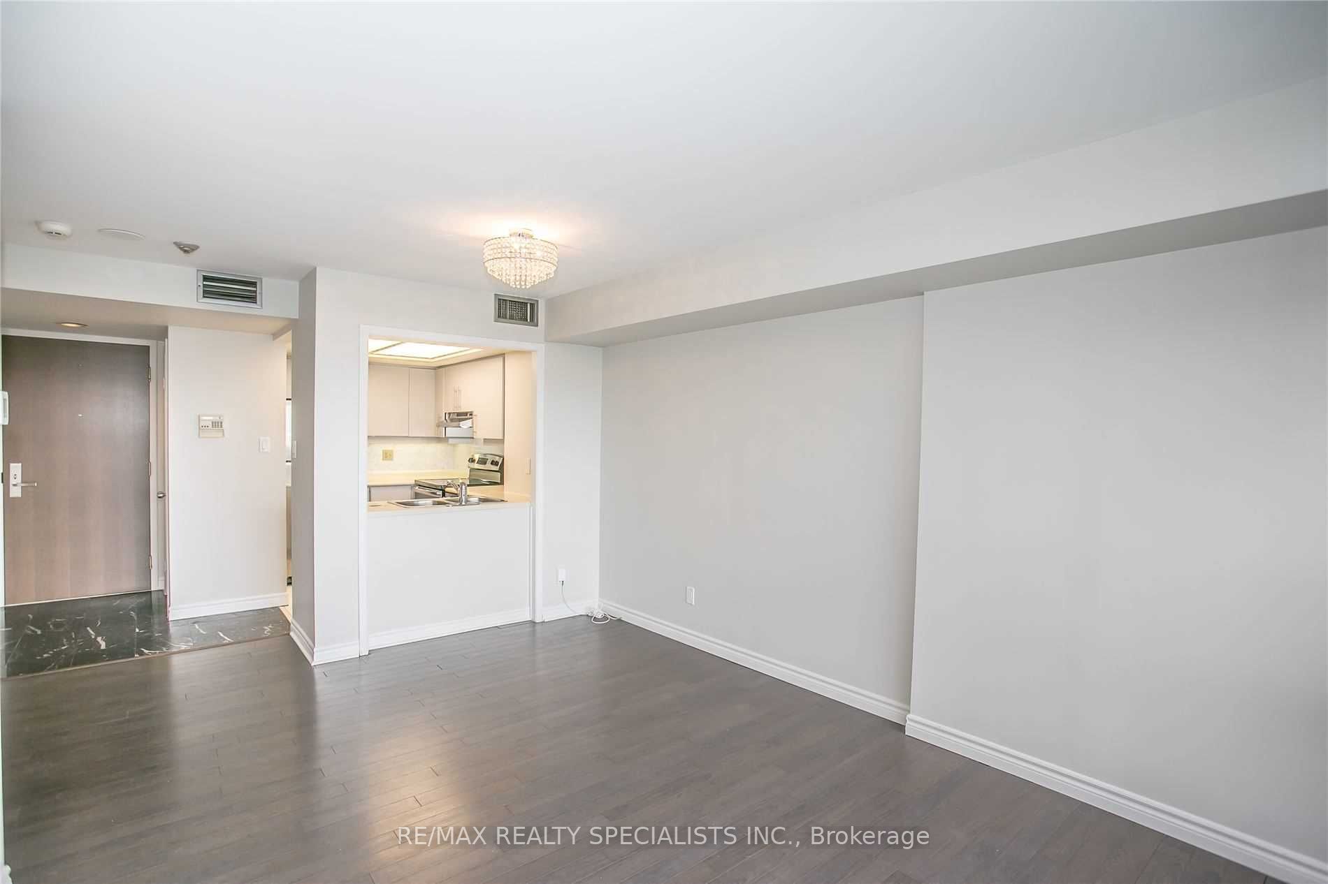 45 Kingsbridge Garden Circle 601