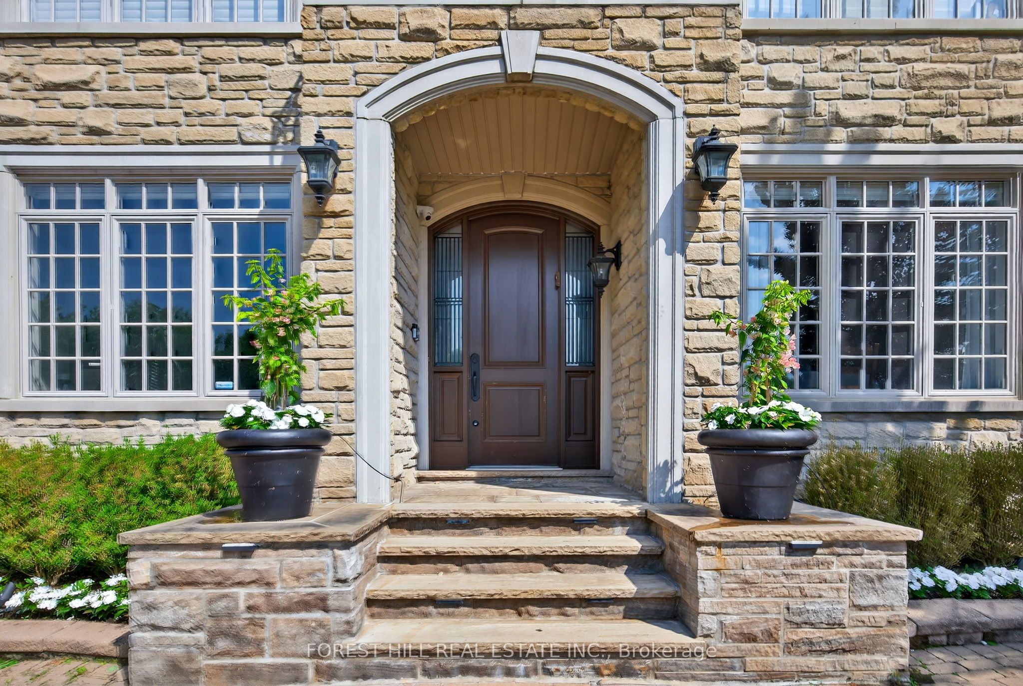 110 Cook's Mill Crescent
