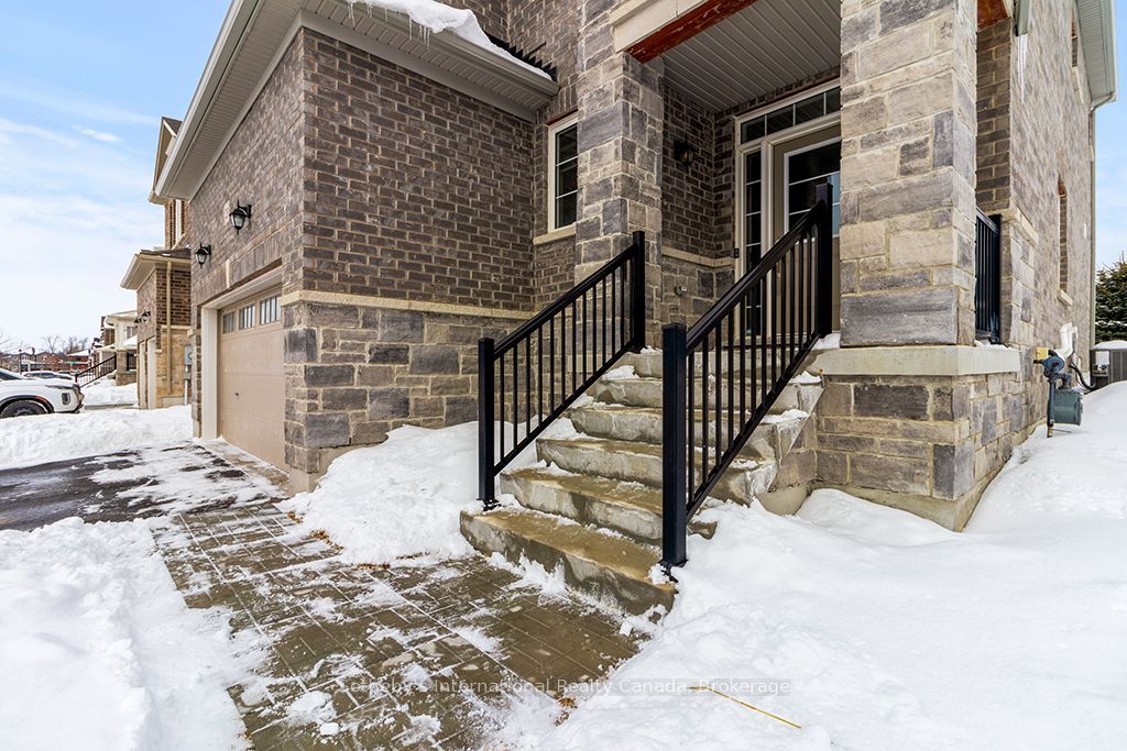 Photo of 23 Autumn Drive, Wasaga Beach, ON L9Z 1N4 (MLS # S12767816)