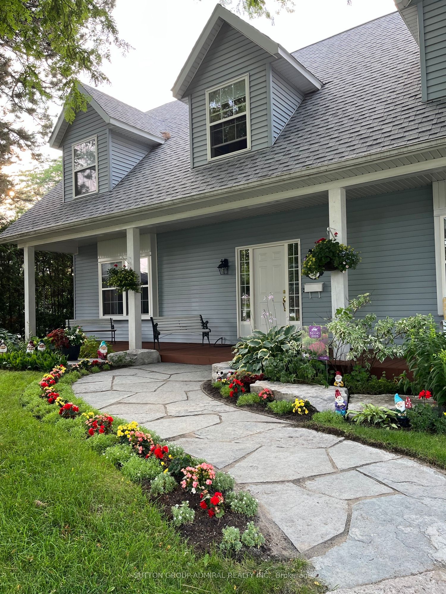 54 Starlight Crescent
