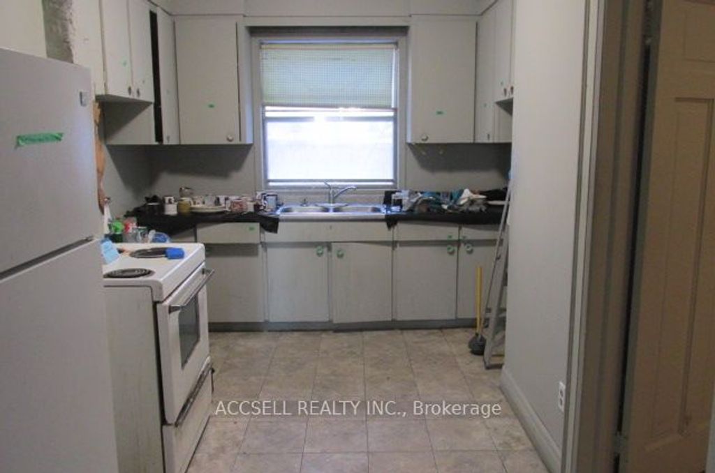 Photo of 53 Arlington Avenue N, Toronto, ON M6G 3K9 (MLS # C13138210)