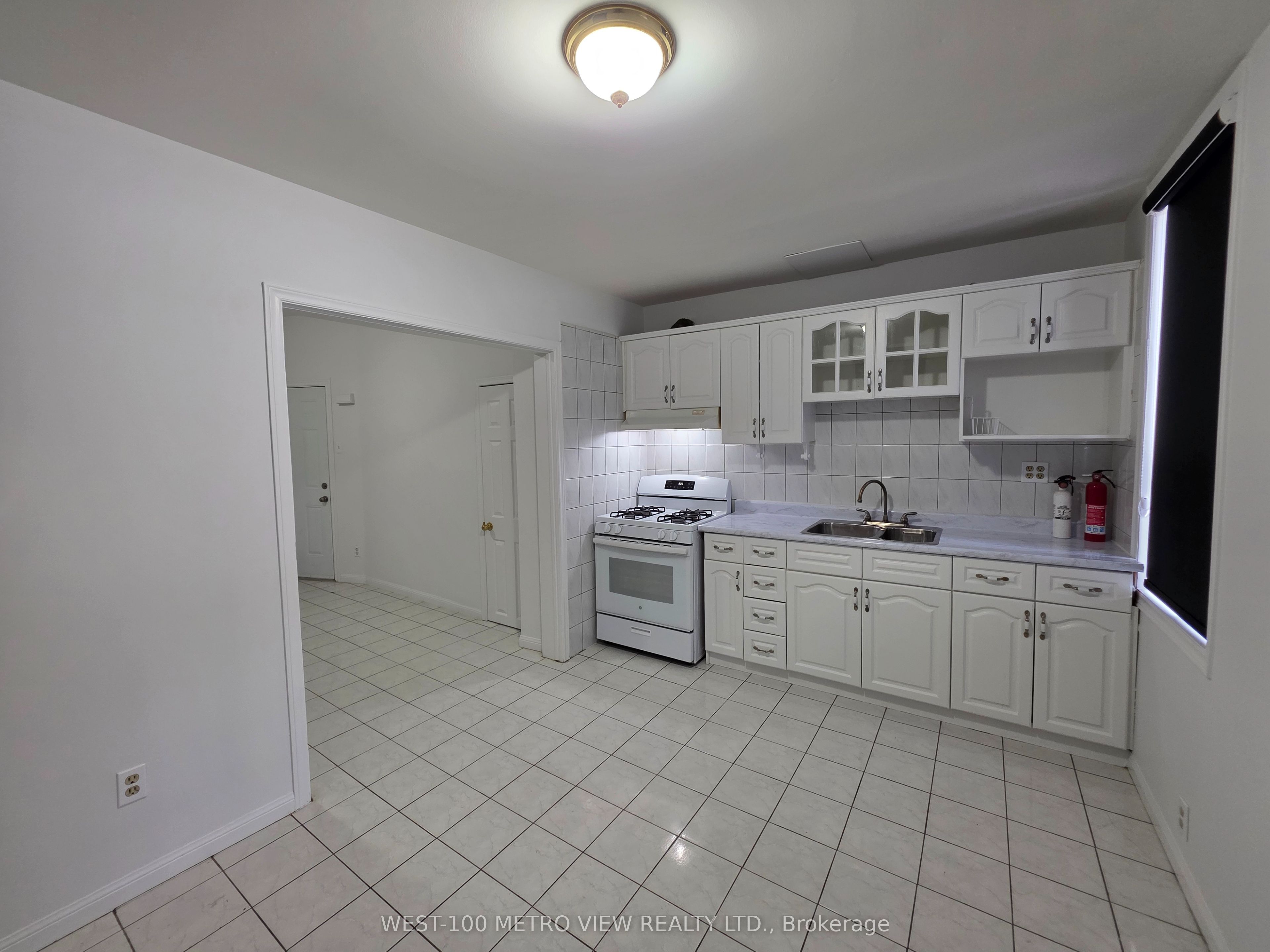 1075 Dufferin Street
