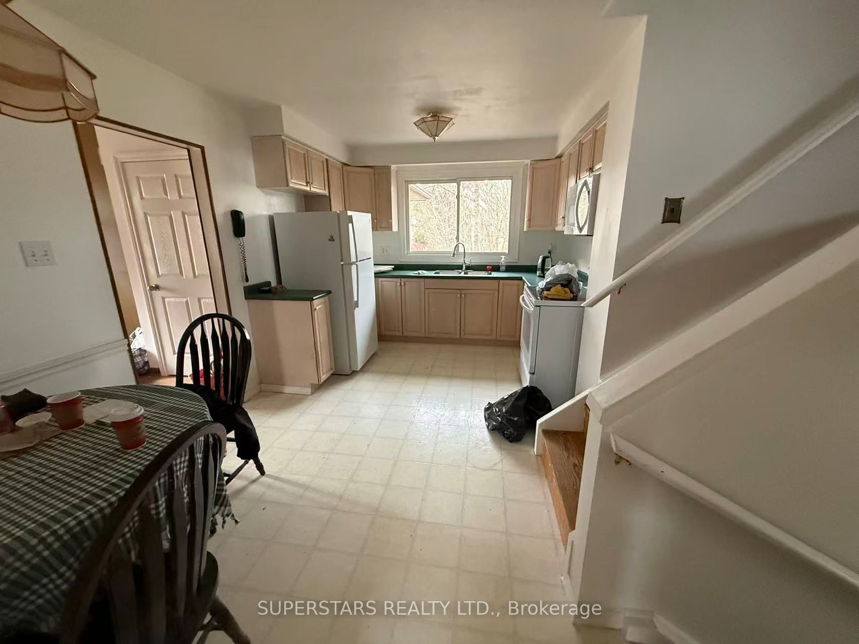 31 Fred Varley Dr (Upper) N/A