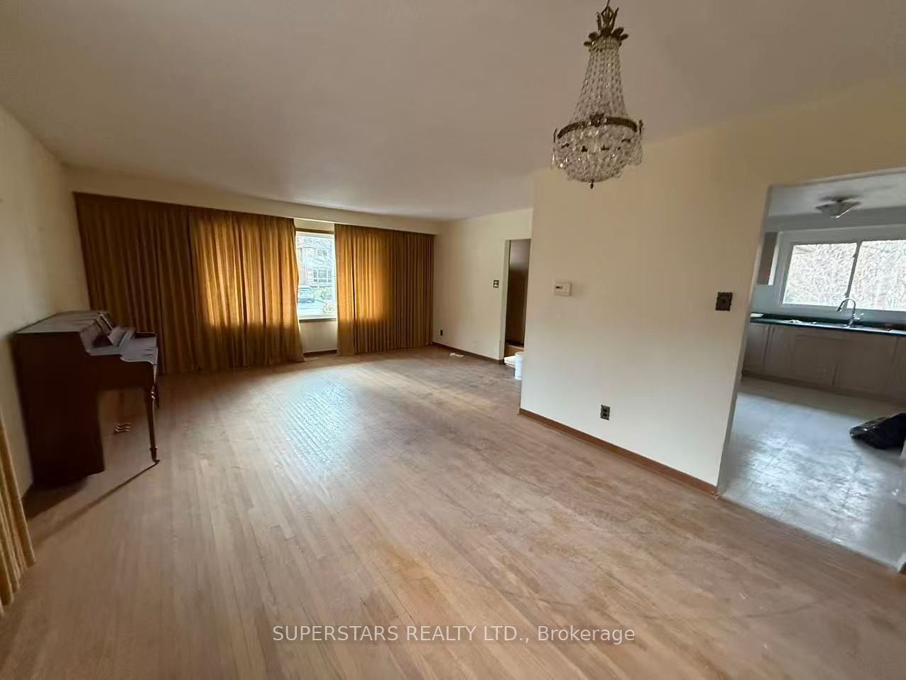 31 Fred Varley Dr (Upper) N/A