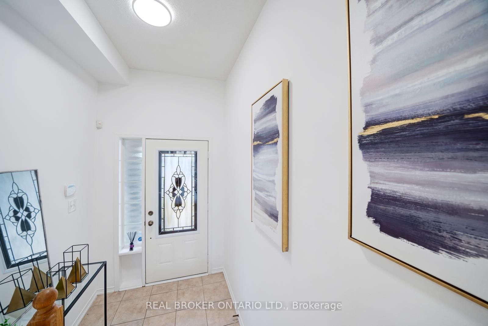 505 Rossland Road E