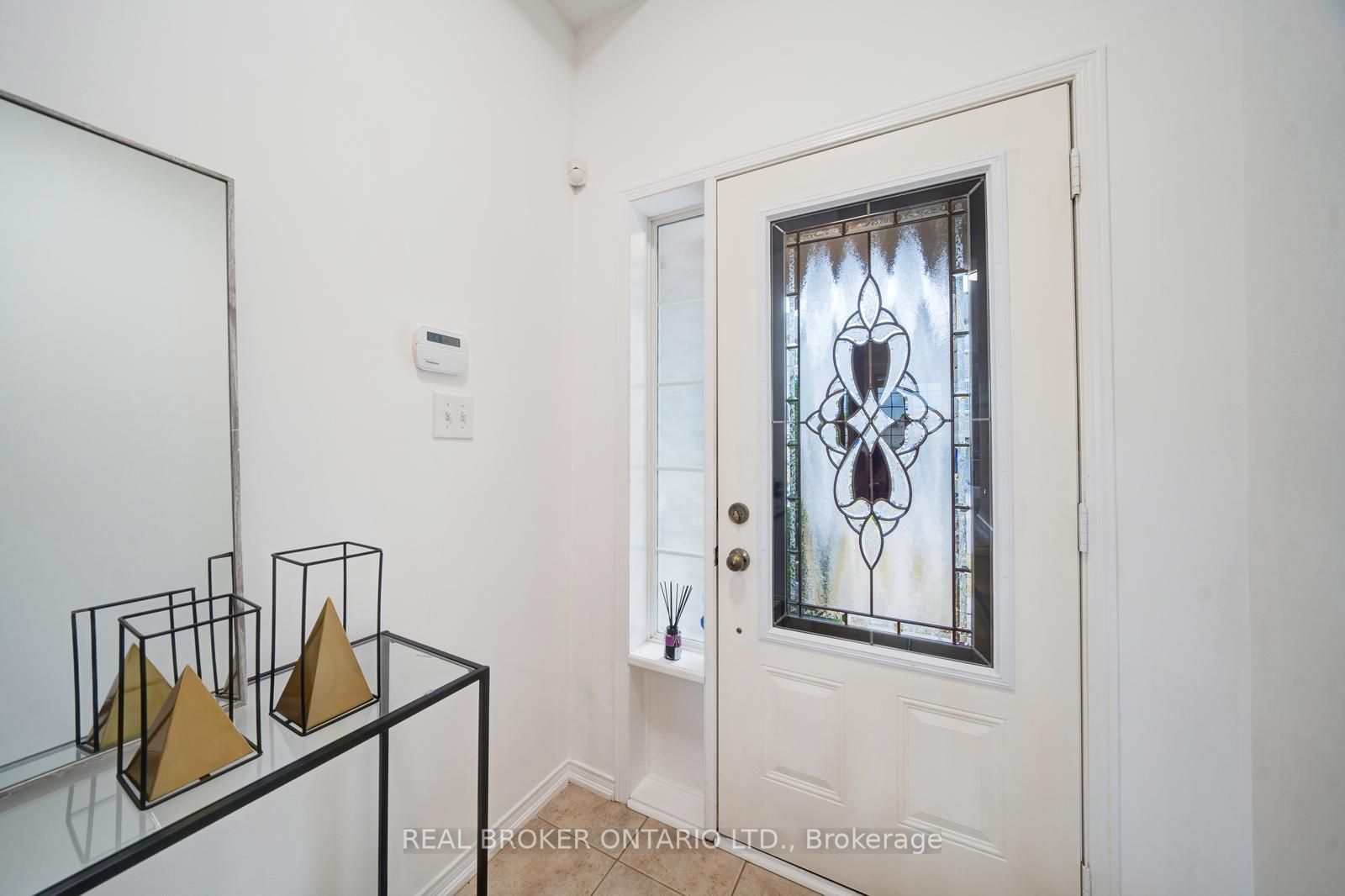 505 Rossland Road E