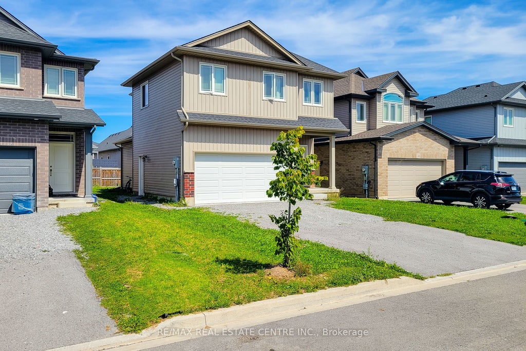 Photo of 12 Bowman Crescent, Thorold, ON L2V 0G3 (MLS # X13725476)