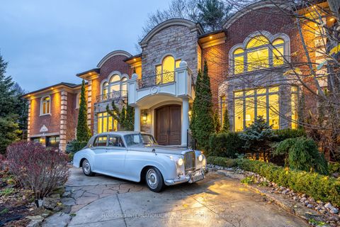 24 York Valley Crescent Toronto ON M2P 1A7