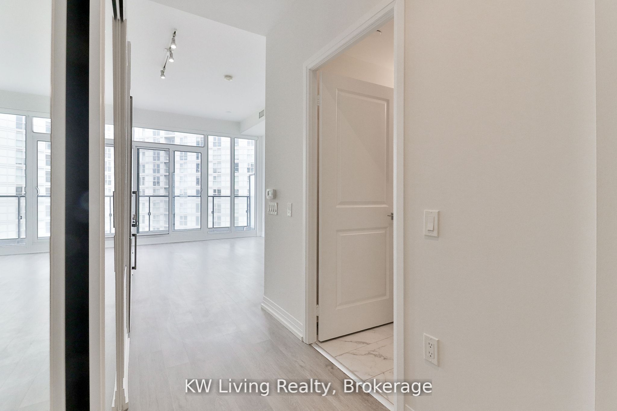 251 Jarvis Street 1014