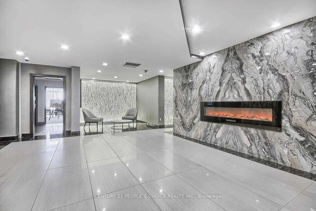 7601 Bathurst Street 1105