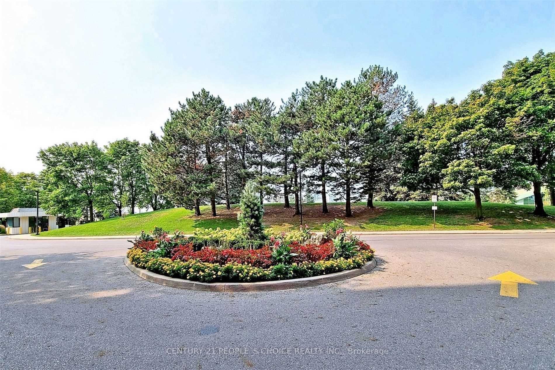 7601 Bathurst Street 1105