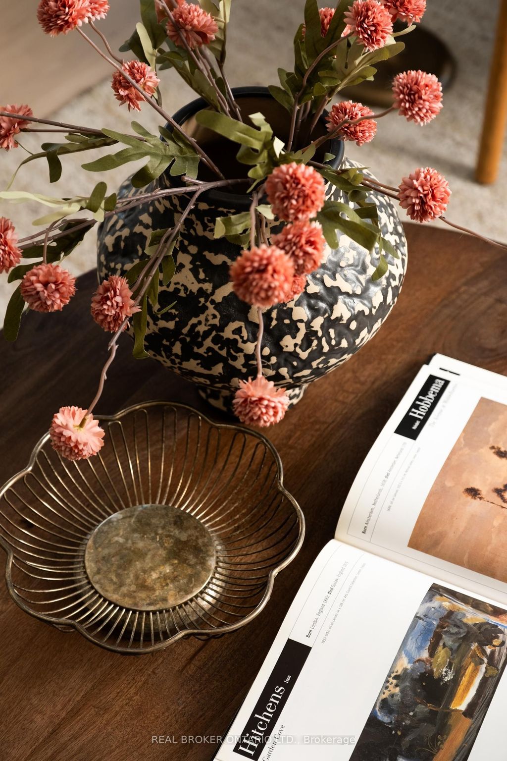 Photo of 900 Mount Pleasant Road #704, Toronto, ON M4P 3J9 (MLS # C12798678)