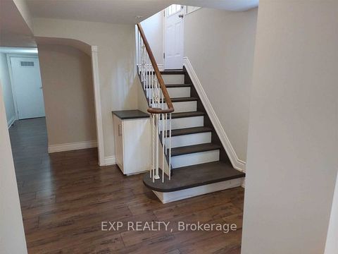 2587 Burslem Road S Mississauga ON L5A 2R5