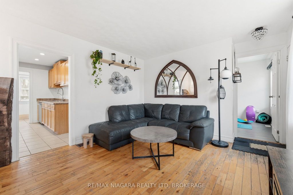 Photo of 5 Homewood Avenue, St. Catharines, ON L2M 5L2 (MLS # X12864566)