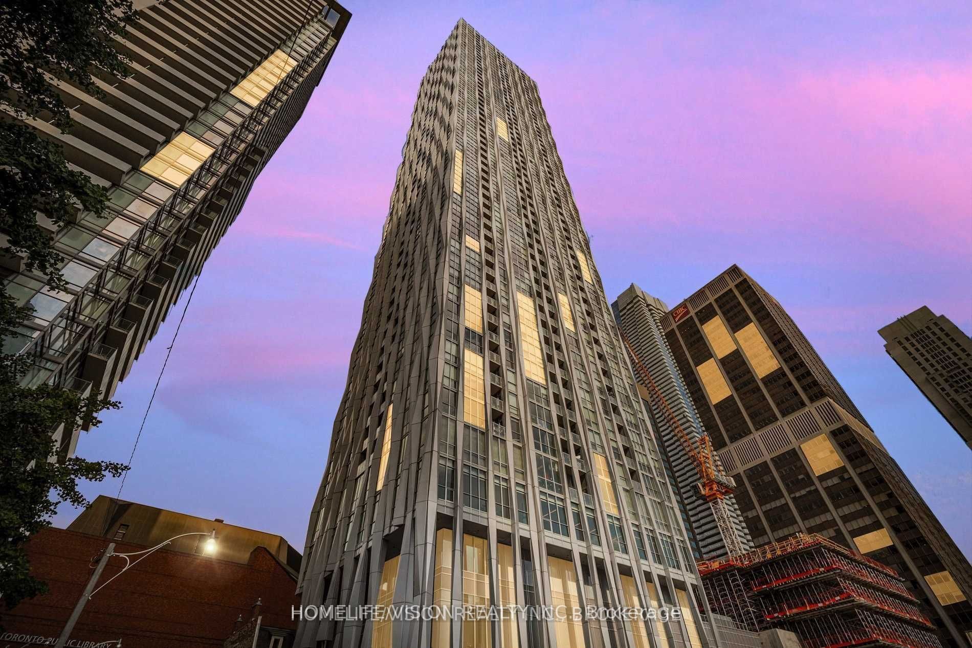 1 Yorkville Avenue 2009