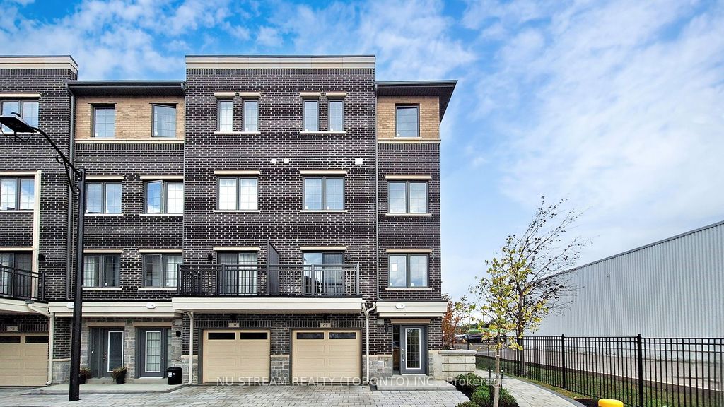 Photo of 68 Clippers Crescent, Whitchurch-Stouffville, ON L4A 4X7 (MLS # N12393192)