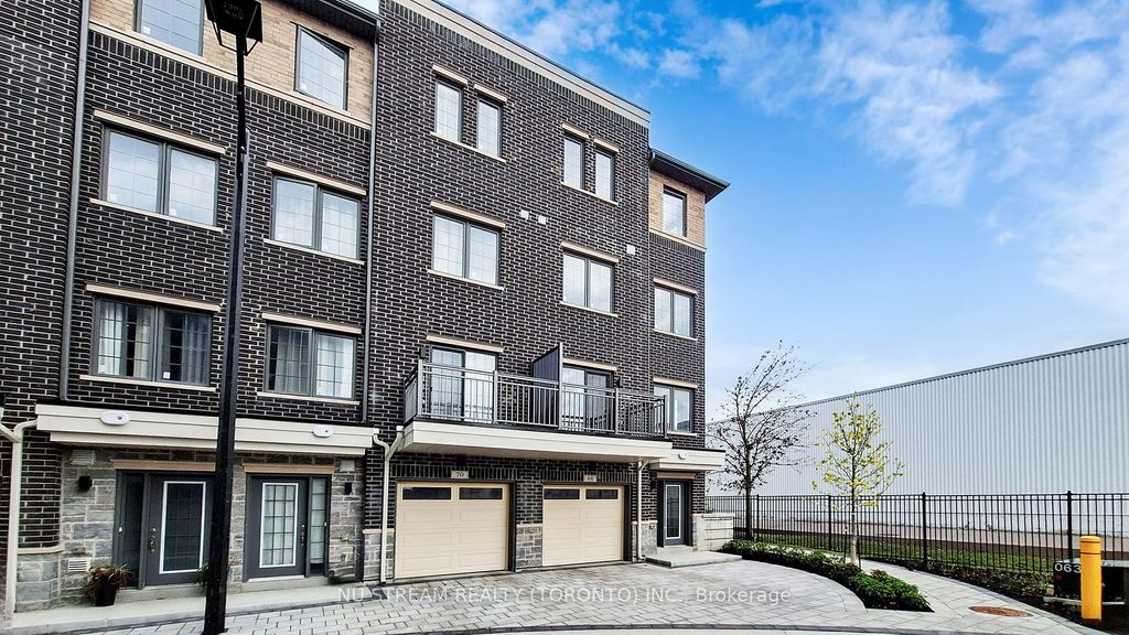 Photo of 68 Clippers Crescent, Whitchurch-Stouffville, ON L4A 4X7 (MLS # N12393192)
