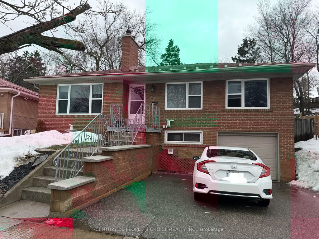 Photo of 39 Meadowland Drive, Brampton, ON L6W 2R5 (MLS # W13158864)