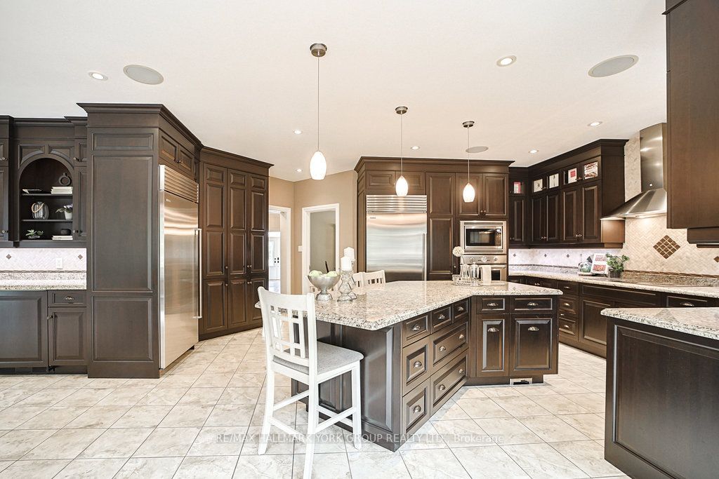 1032 Sir Ivor Court