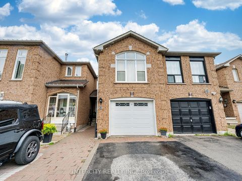 Photo of 8 Wedgewood Place, Vaughan, ON L4K 4X6 (MLS # N12456503)