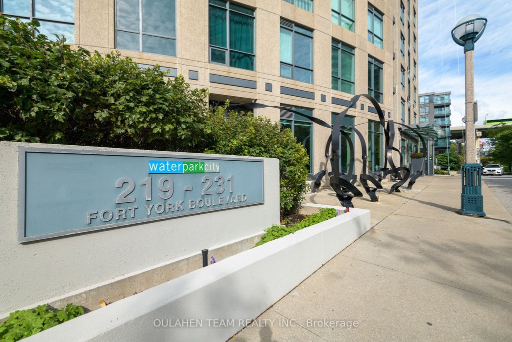 Photo of 219 Fort York Boulevard #304, Toronto, ON M5V 1B1 (MLS # C13881504)