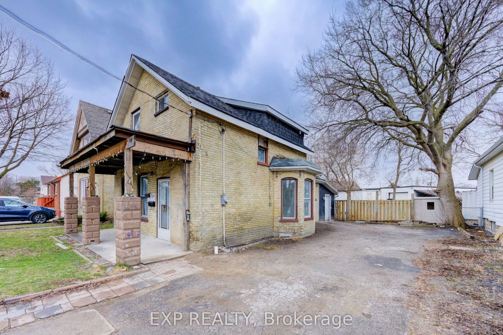 Photo of 524 Simcoe Street, London East, ON N6B 1K4 (MLS # X12918982)