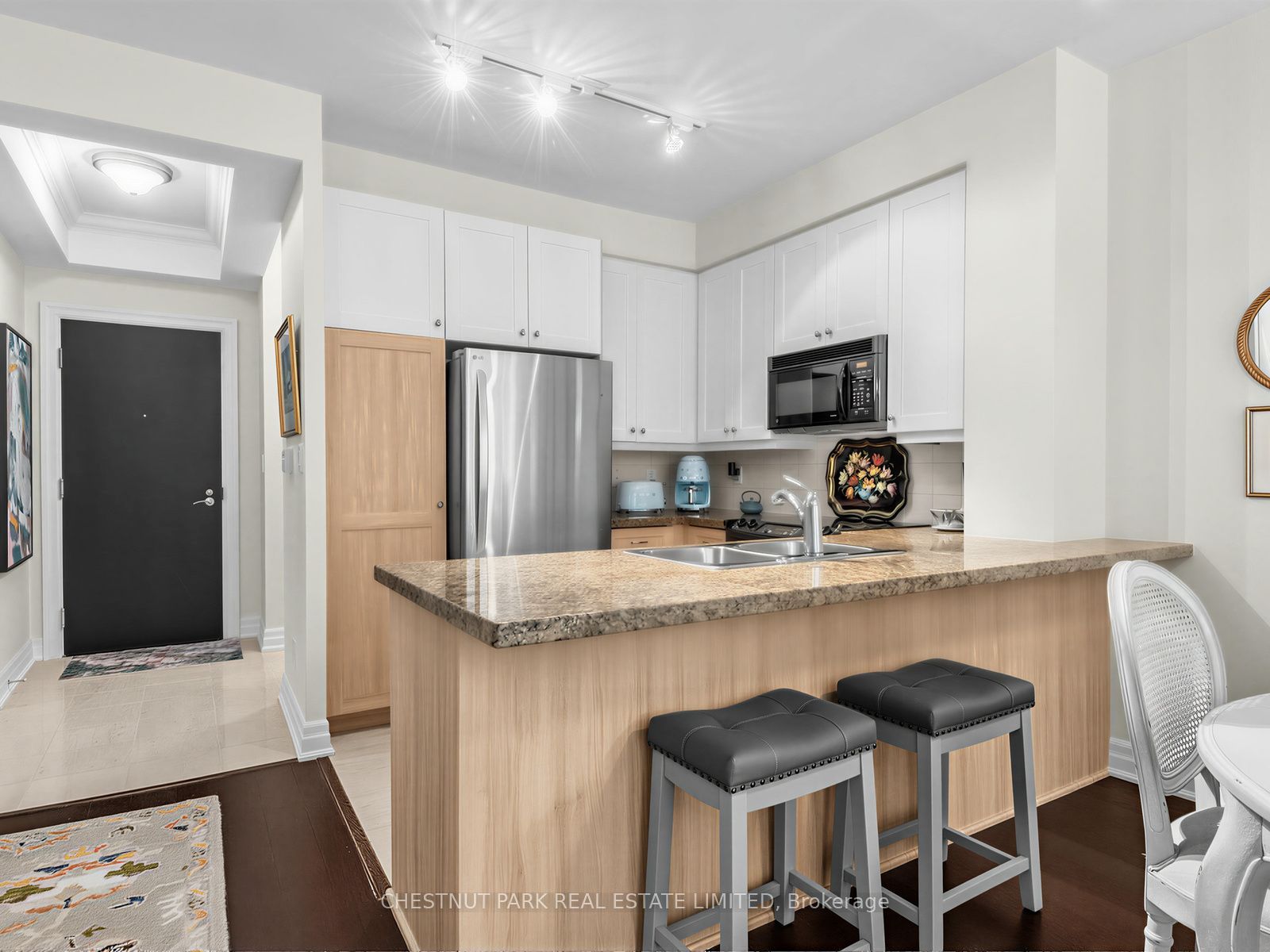 2855 Bloor Street W 311