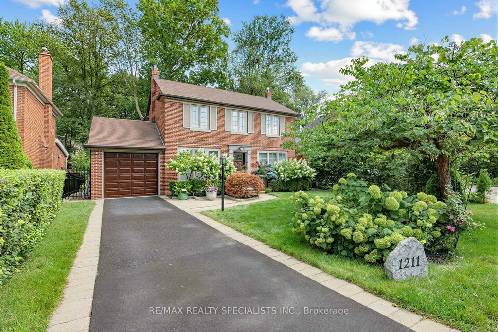 Photo of 1211 Royal York Road, Toronto, ON M9A 4B5 (MLS # W13723730)