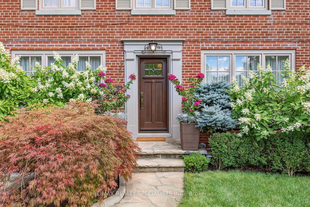 Photo of 1211 Royal York Road, Toronto, ON M9A 4B5 (MLS # W13723730)