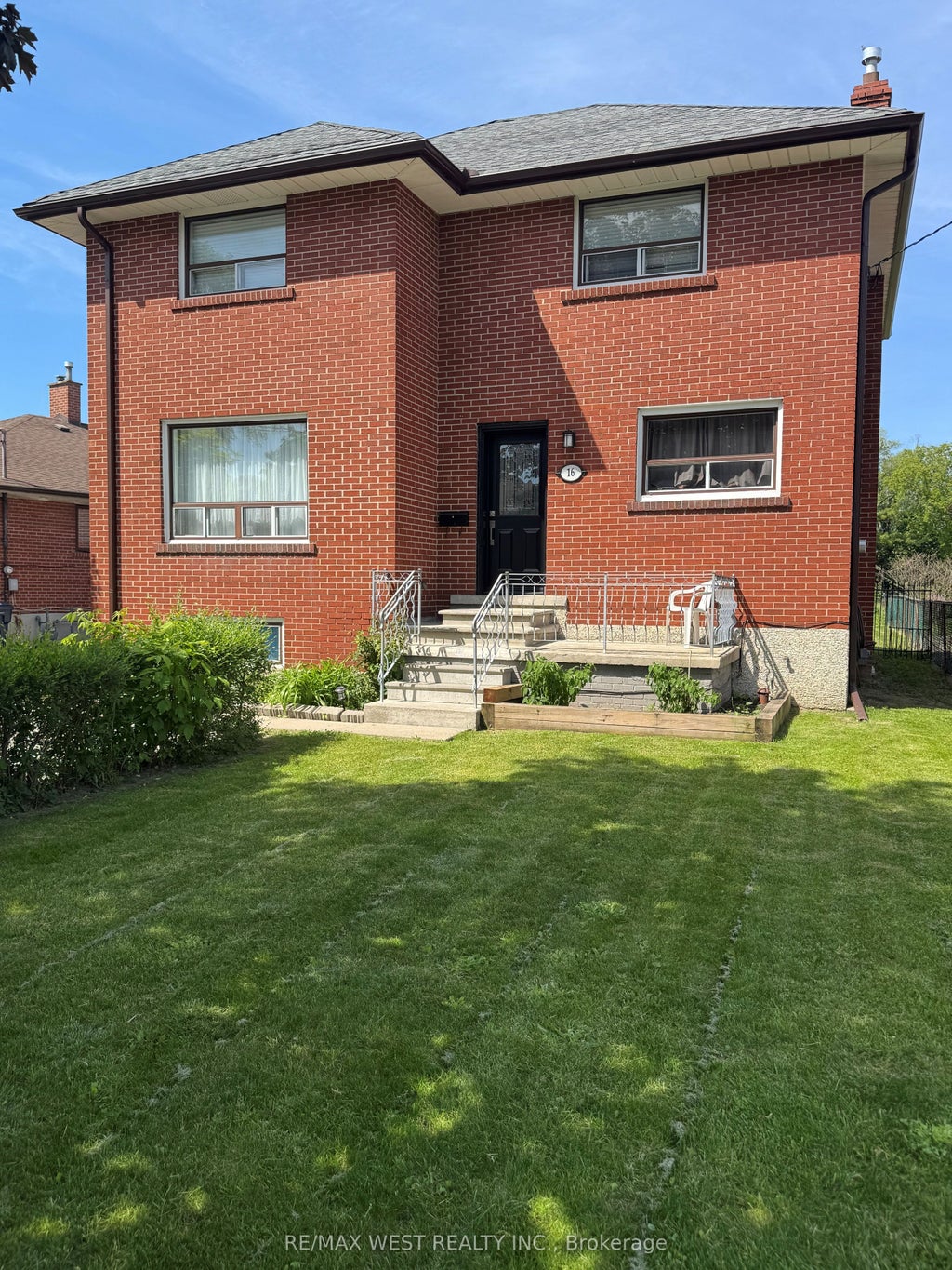 Photo of 16 Upwood Avenue, Toronto, ON M6L 3A5 (MLS # W13228752)