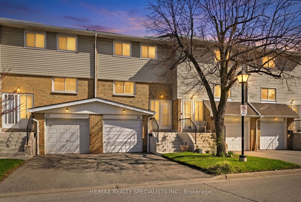 Photo of 24 Lincoln Court E, Brampton, ON L6T 3Z2 (MLS # W13076556)