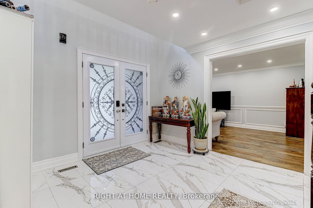 Photo of 71 Church Street, Georgina, ON L4P 0K7 (MLS # N13603238)