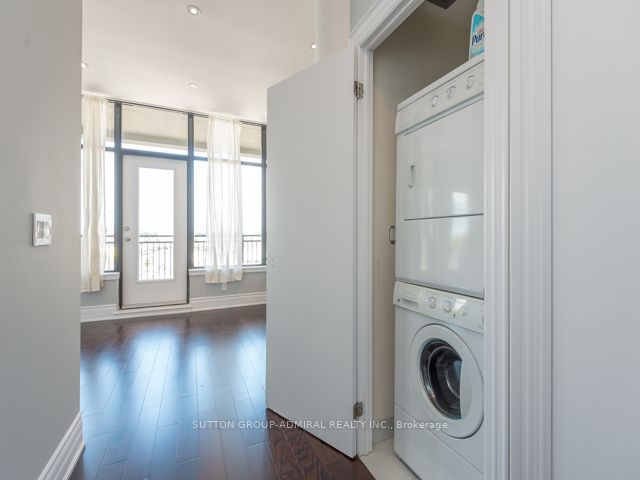10376 Yonge Street 501