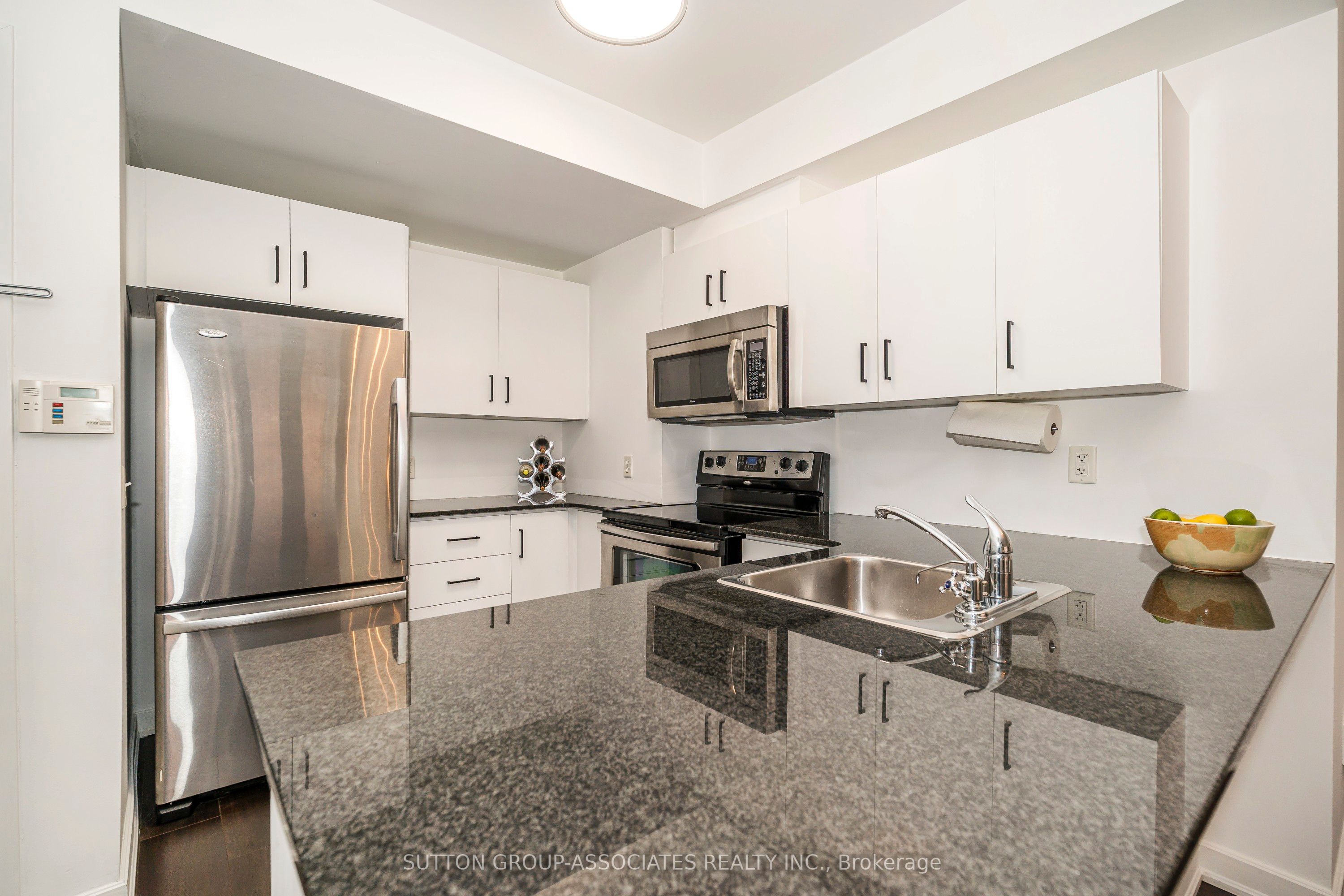 539 Jarvis Street PH7