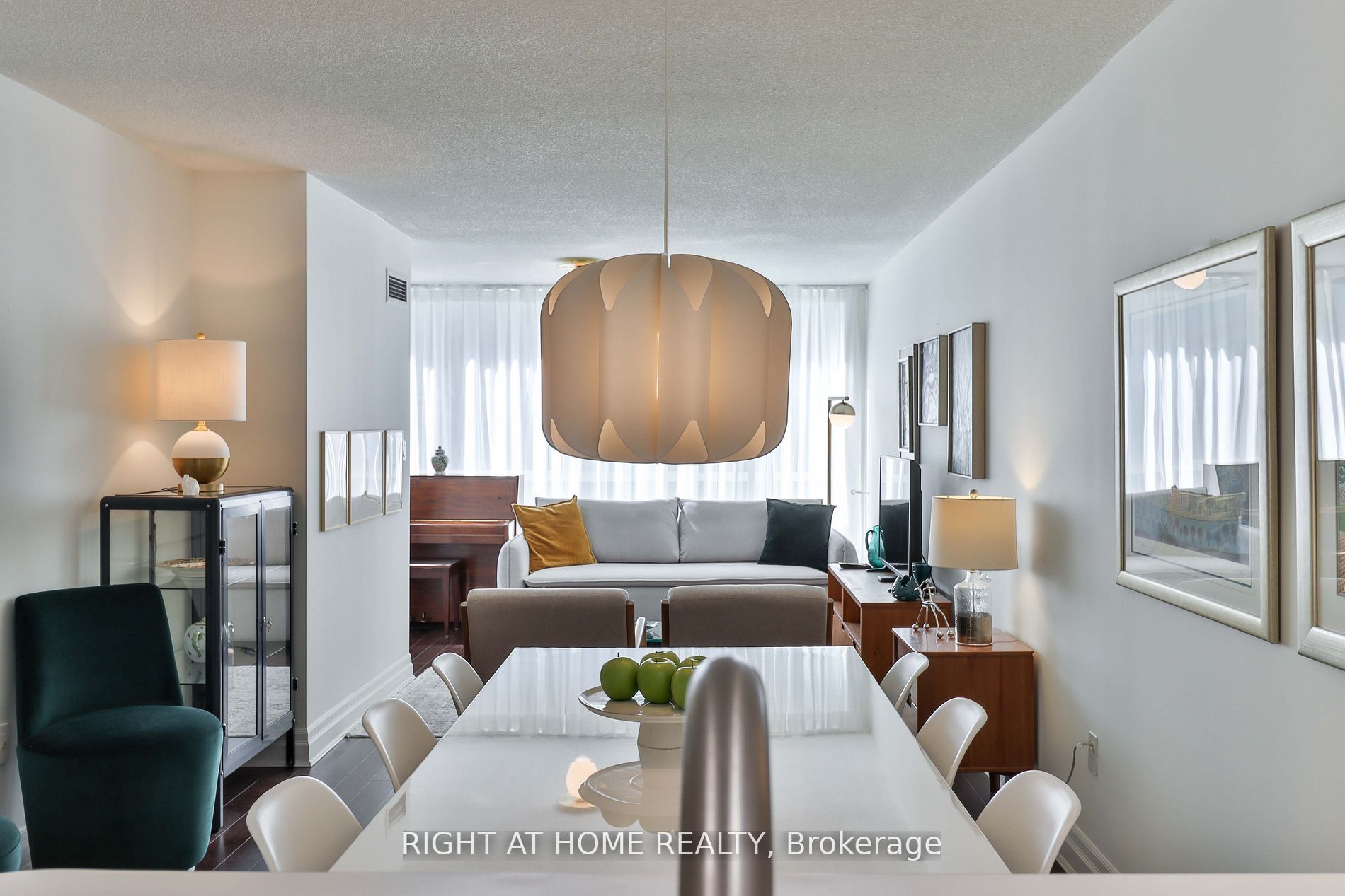225 Davenport Road 402