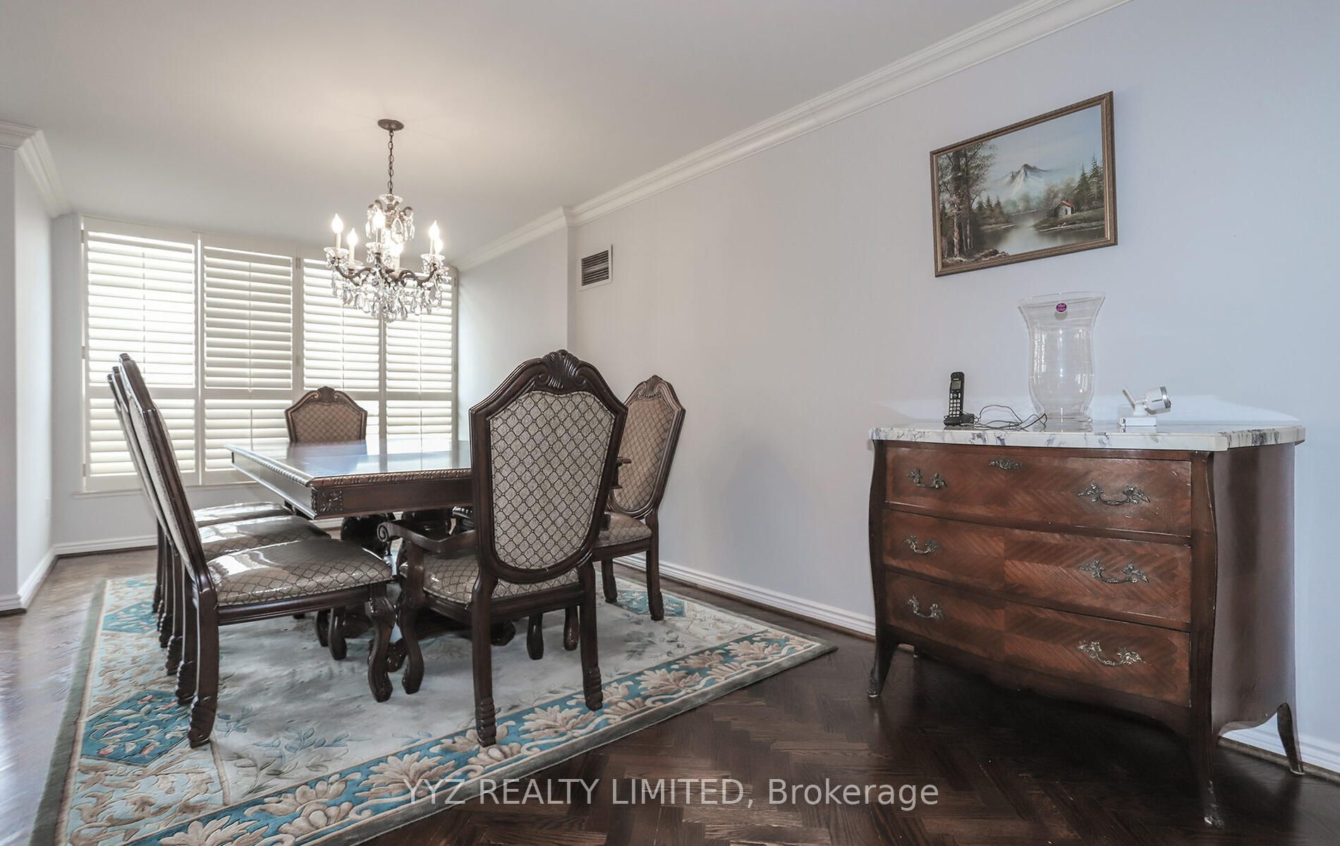 1 Clark Avenue W 808